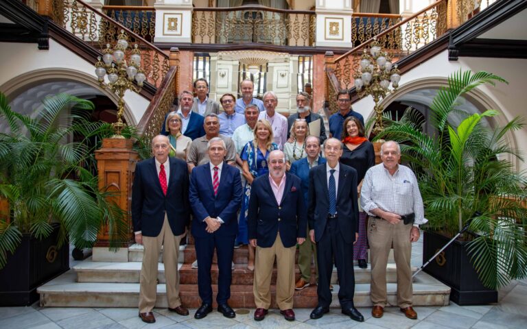 Junta Directiva de ASOCLUB en el Gabinete Literario – 27-10-2025